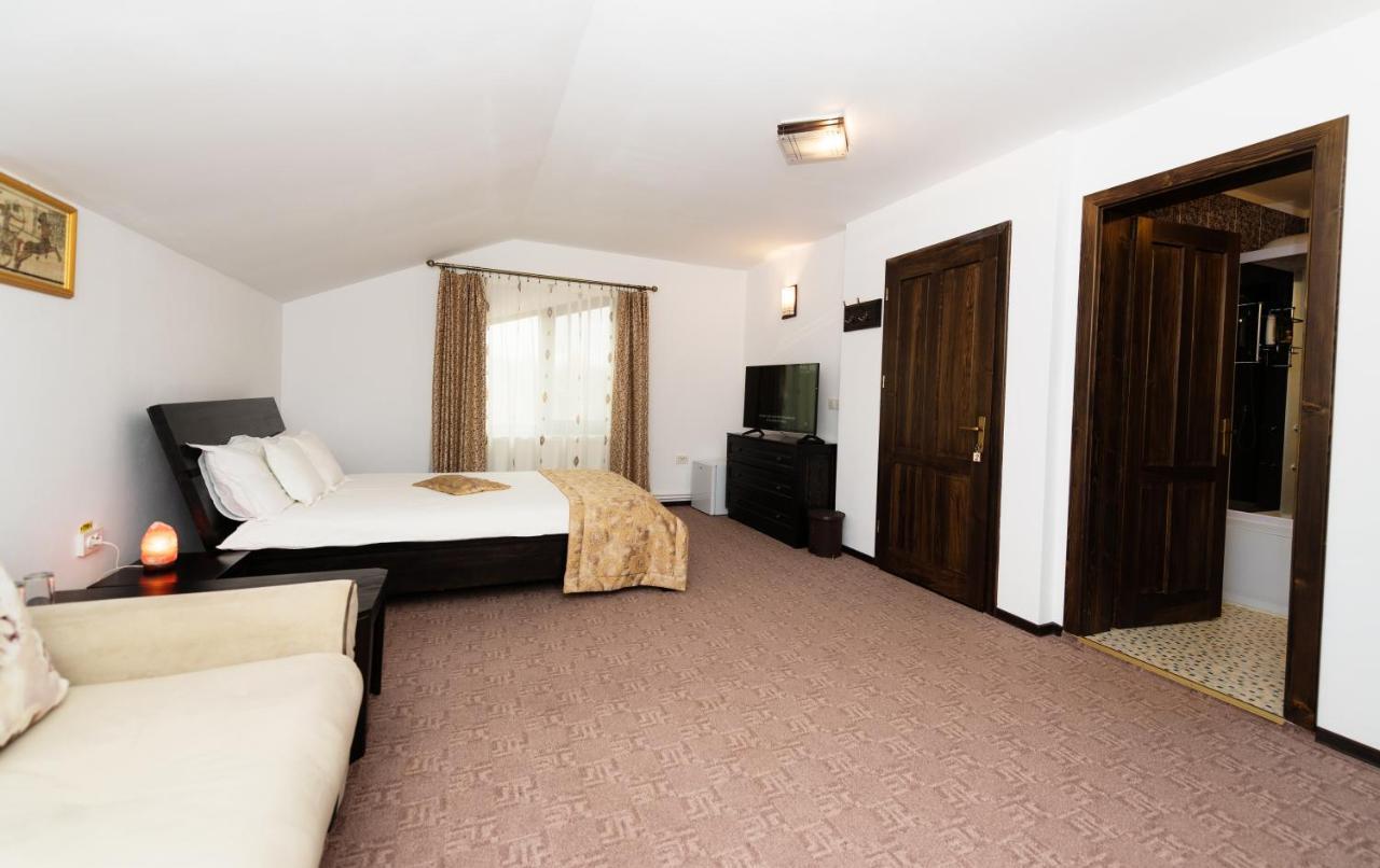 Stejarul Lui Andrei Hotel Izvoarele  Buitenkant foto